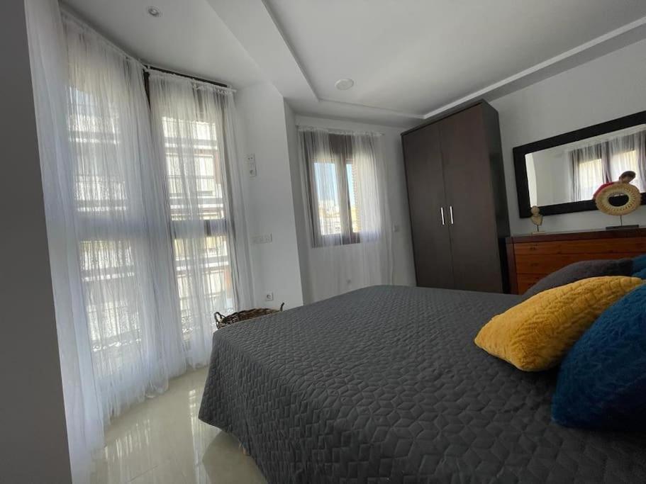 Apartamento Piso Centro Elche Junto Basilica Exterior foto